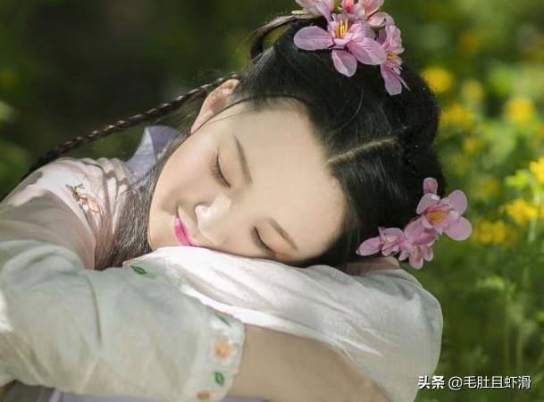 豆蔻年华（豆蔻年华下一句）